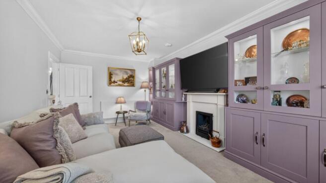 Silver Court, Hartley Wintney, Hook, Hampshire, RG27 8FJ photo 4