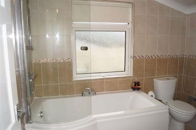 GROUND FLOOR BATHROOM
