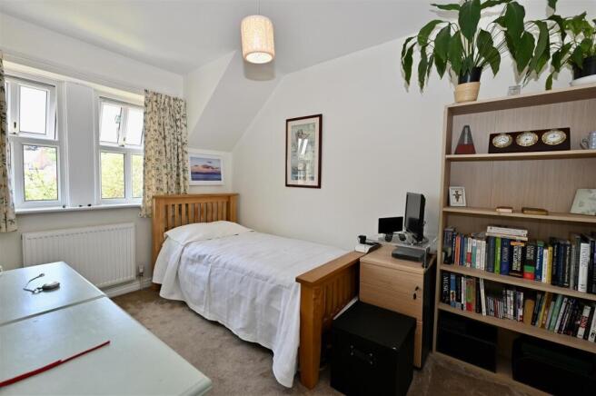 3 bed Terraced for sale Image 10