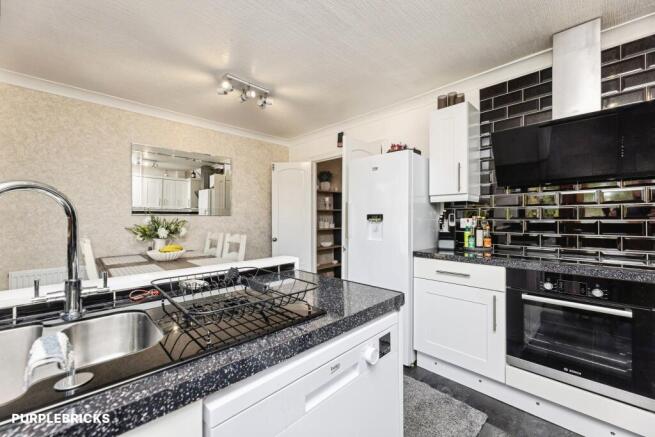 3 bed Semi-Detached for sale Image 9