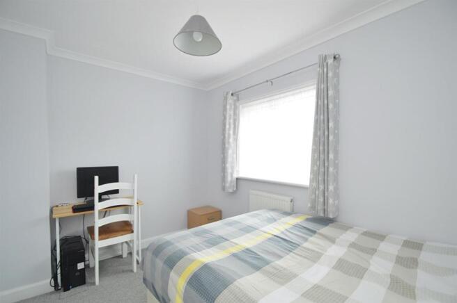 Bed2a.jpg