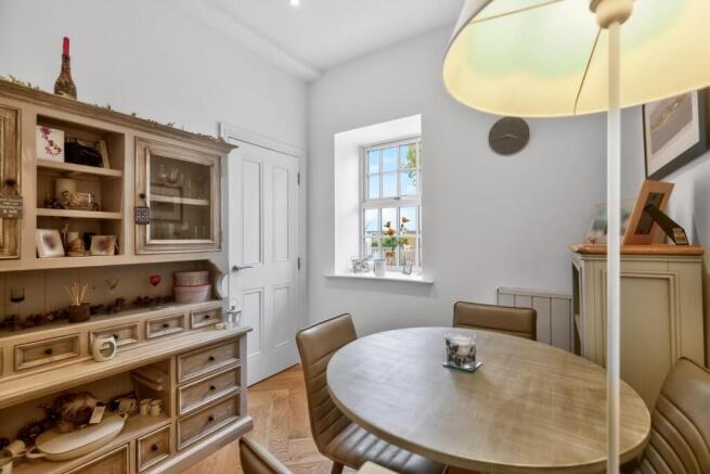 2 bed House for sale Image 6