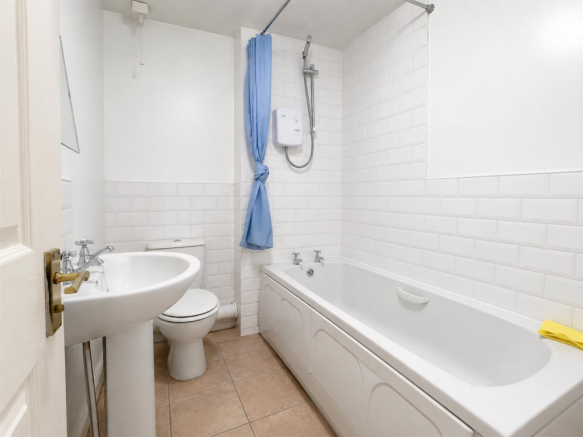 2 bed Town House for sale Image 11