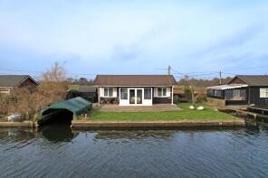 1d Royston, North West Riverbank, Great Yarmouth NR29 5ND