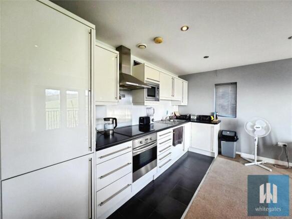 2 bed Apartment for sale Image 6