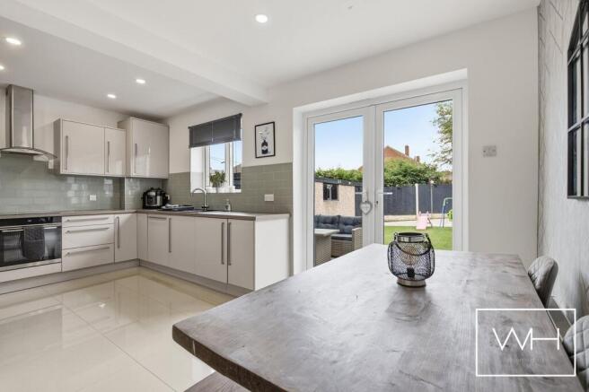 3 bed Semi-Detached for sale Image 2