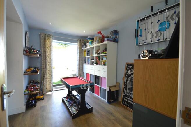 Photo 10