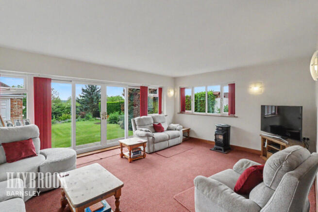 4 bed Detached Bungalow for sale Image 4