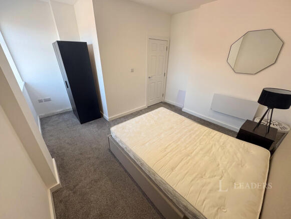 1 bed Flat to rent Image 4
