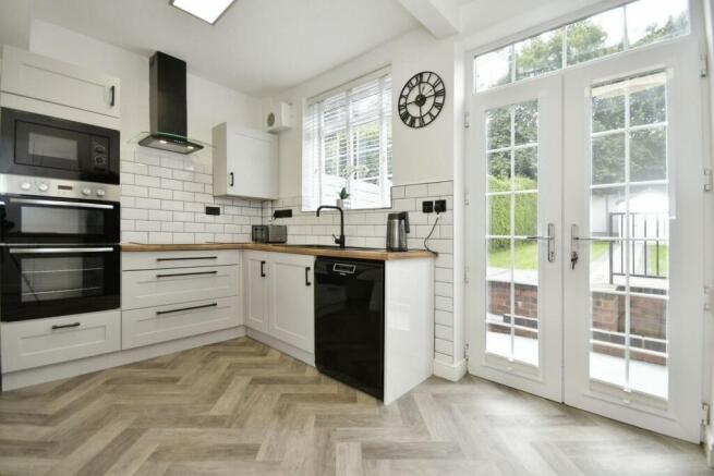 3 bed House to rent Image 10