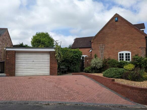 driveway.jpg