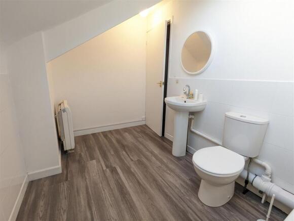 Bathroom. Flat 7 Charnwood House Wilton Road, SP2 