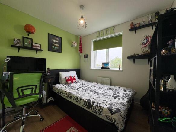 3 bed Semi-Detached for sale Image 8