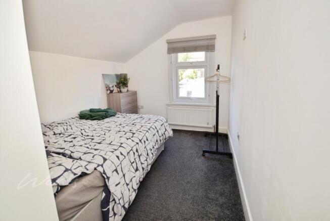 grange bed 4