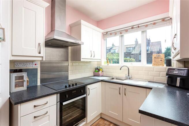 3 bed Semi-Detached for sale Image 7