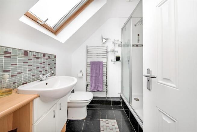 ensuite.jpg