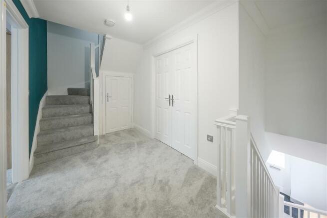 FIRST FLOOR LANDING