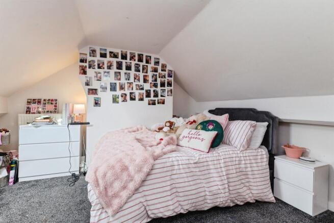 3 bed Terraced for sale Image 11