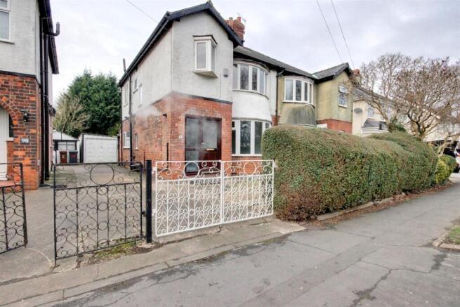 4 bed Semi-Detached for sale Image 7