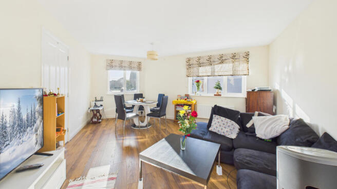 CAM04968G0-PR0073-STILL011