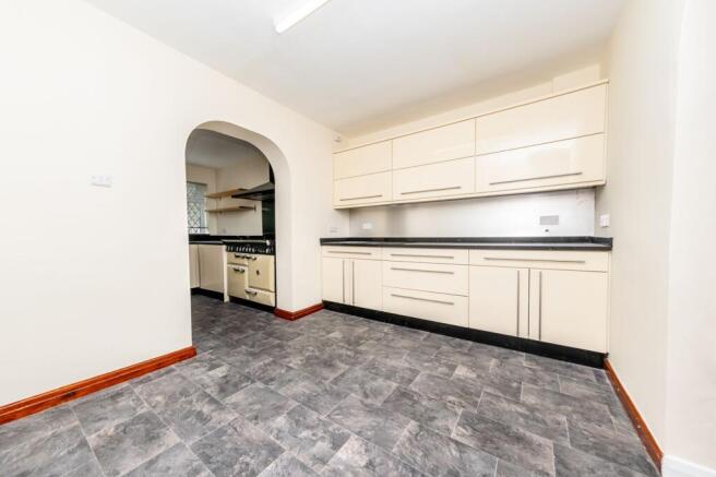 3 bed Semi-Detached to rent Image 7