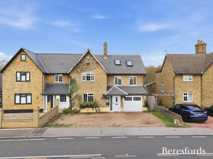 St. Marys Lane, Upminster, RM14