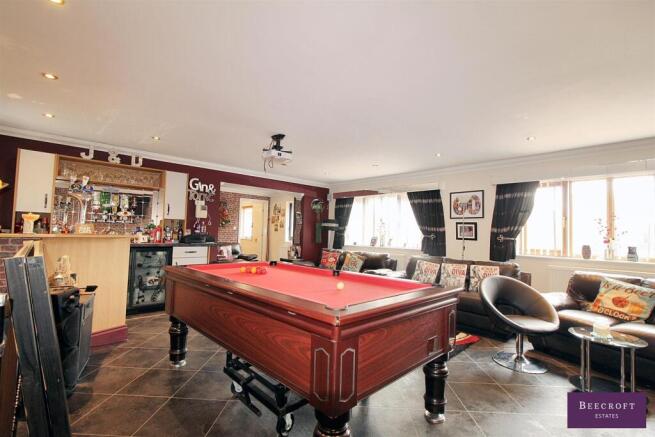 4 bed Detached for sale Image 5