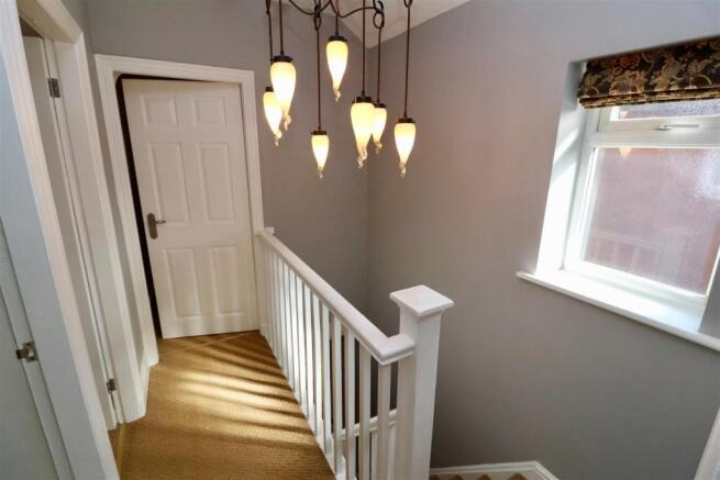 FIRST FLOOR LANDING