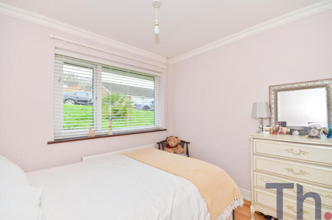 Bedroom 2 (2).JPG