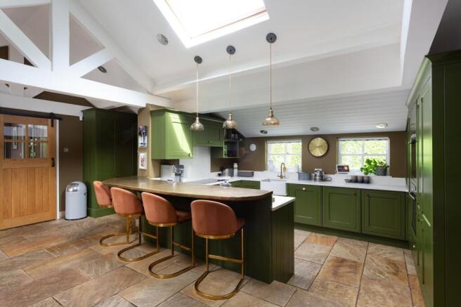 4 bed Detached Bungalow for sale Image 5