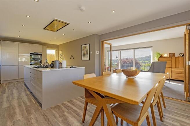 Stunning Breakfast/Dining Kitchen
