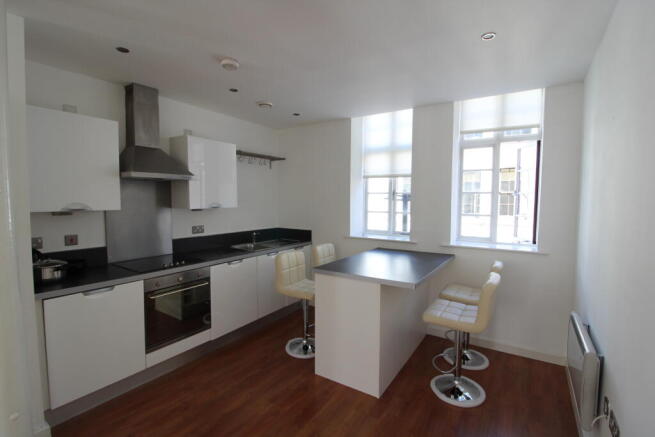 2 bed Apartment to rent Image 6