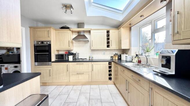 Bellefield Crescent, Trowbridge photo 4