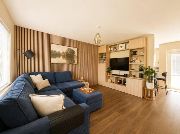 17 Court Orchard - Lounge.jpeg