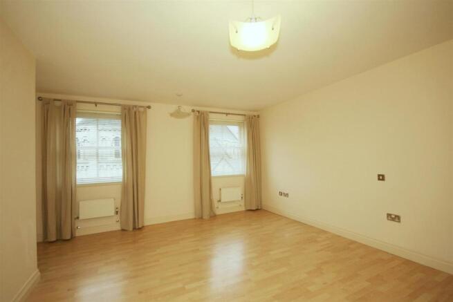 DOUBLE BEDROOM