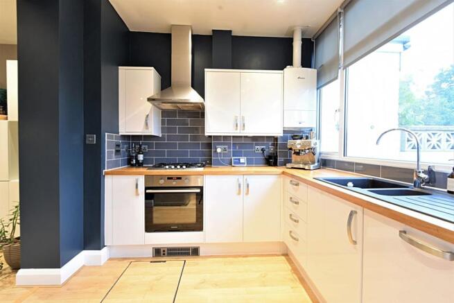 Modern Fitted KItche