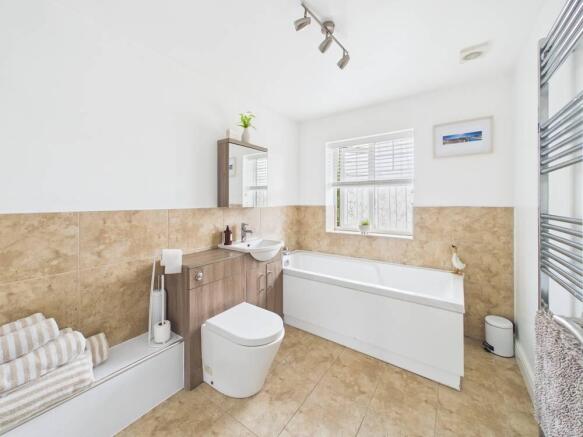 3 bed Semi-Detached for sale Image 12