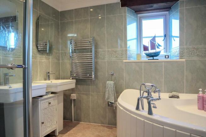 En-suite Bathroom
