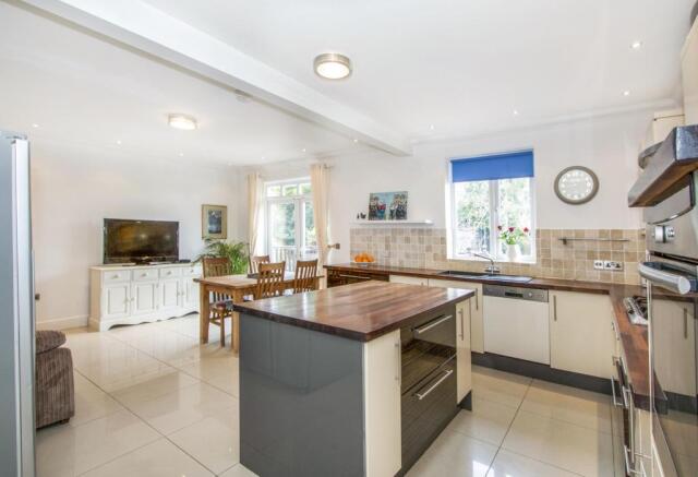 Kitchen/breakfast ro