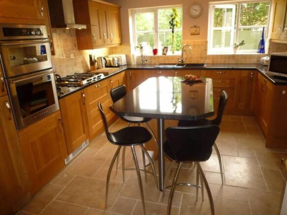 KITCHEN 2