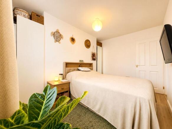3 bed Semi-Detached Bungalow for sale Image 7