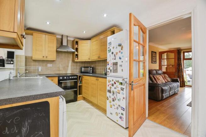 3 bed Detached for sale Image 5