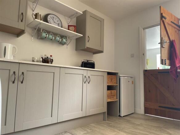 Kitchen 3.jpeg
