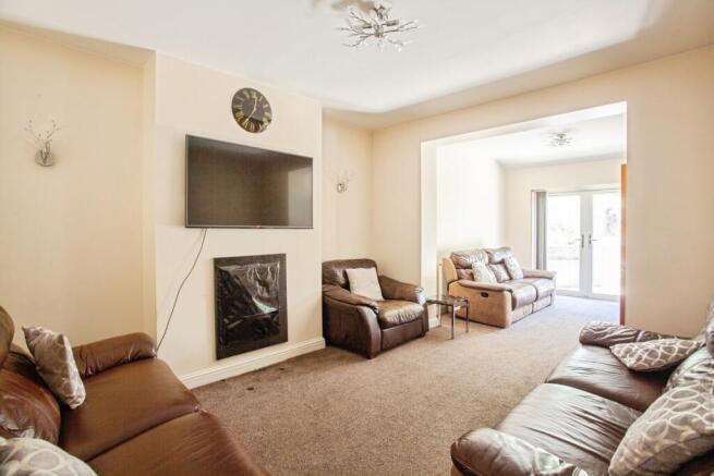6 bed Semi-Detached for sale Image 7