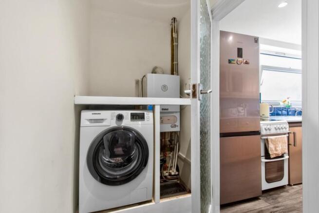 2 bed Flat for sale Image 11