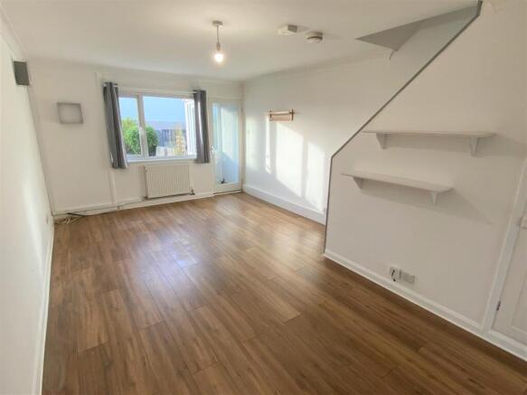 20 Polwhele Road Lounge