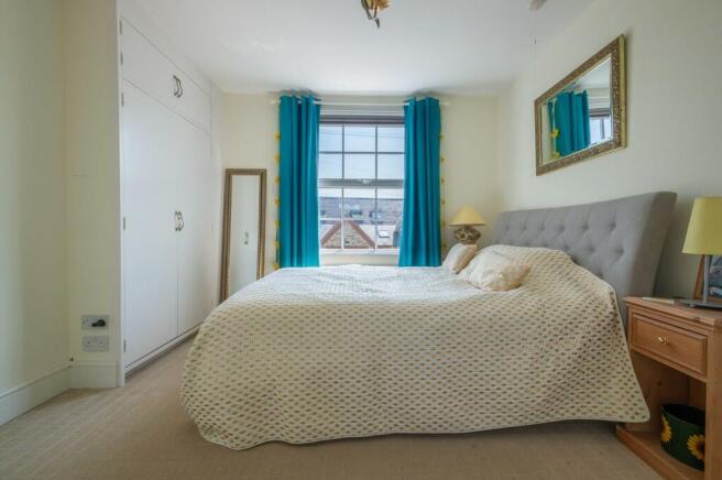 76 High Street-16