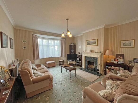 Venn grove 39 lounge for front page.jpg
