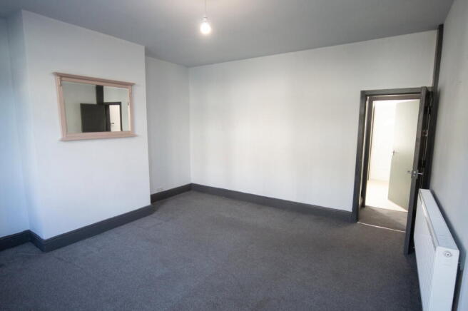 3 bed Terraced to rent Image 4