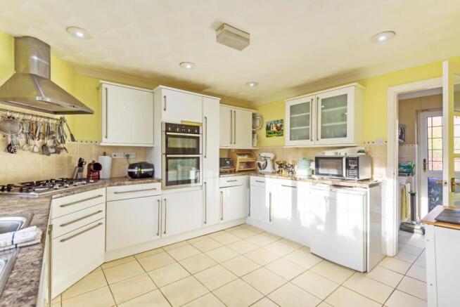 KITCHEN BREAKFAST ROOM